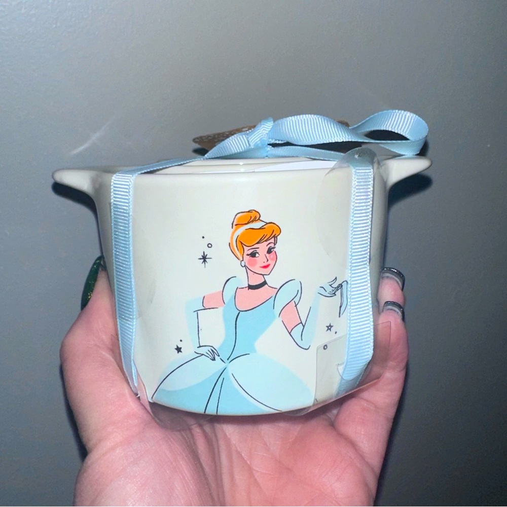 Rae Dunn Cinderella measuring cups